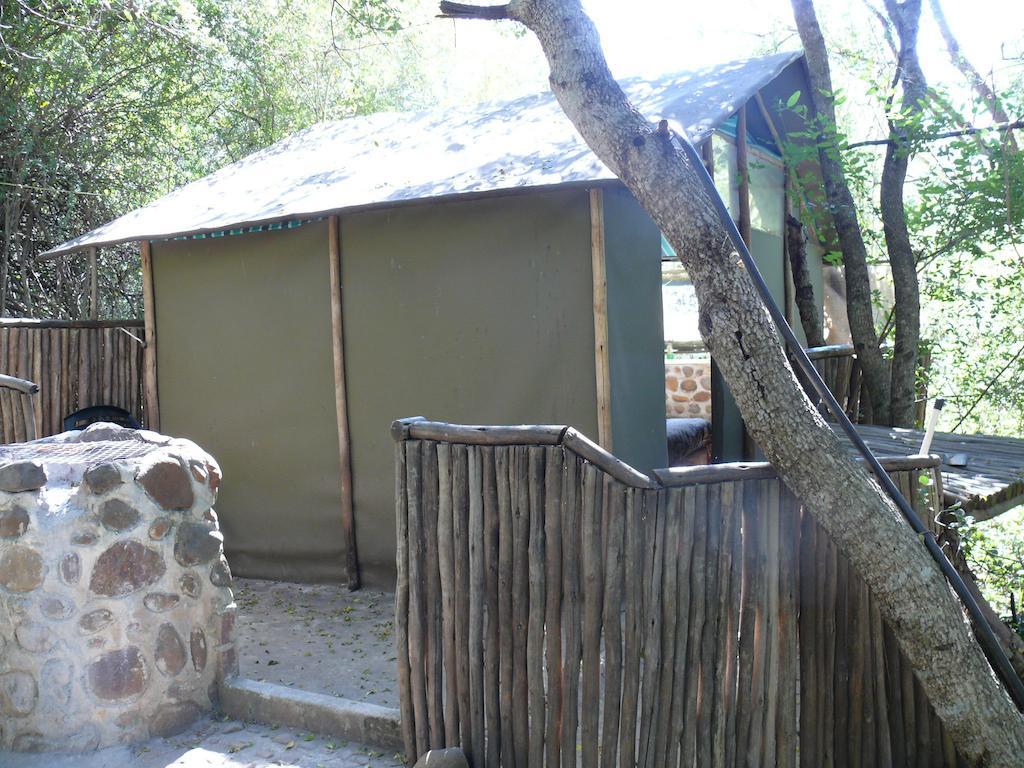 Amanzimlotzi Riverside Bush Camp 호에드스프뤼트 객실 사진